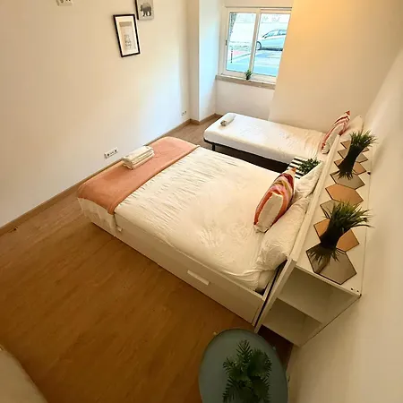 Soares New Flats, * Лиссабон